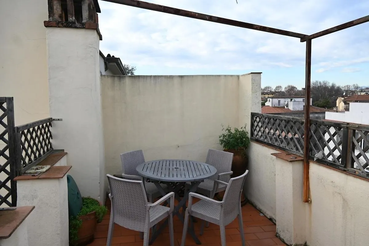 Small Penthouse With A Terrace Florence 0*,